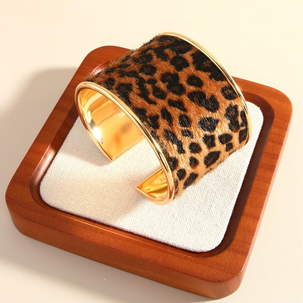 

Trendy And Simple Style Leopard Print Personalized Open Cuff Bangles Versatile Bracelets Versatile Temperament Women Men Jewelry