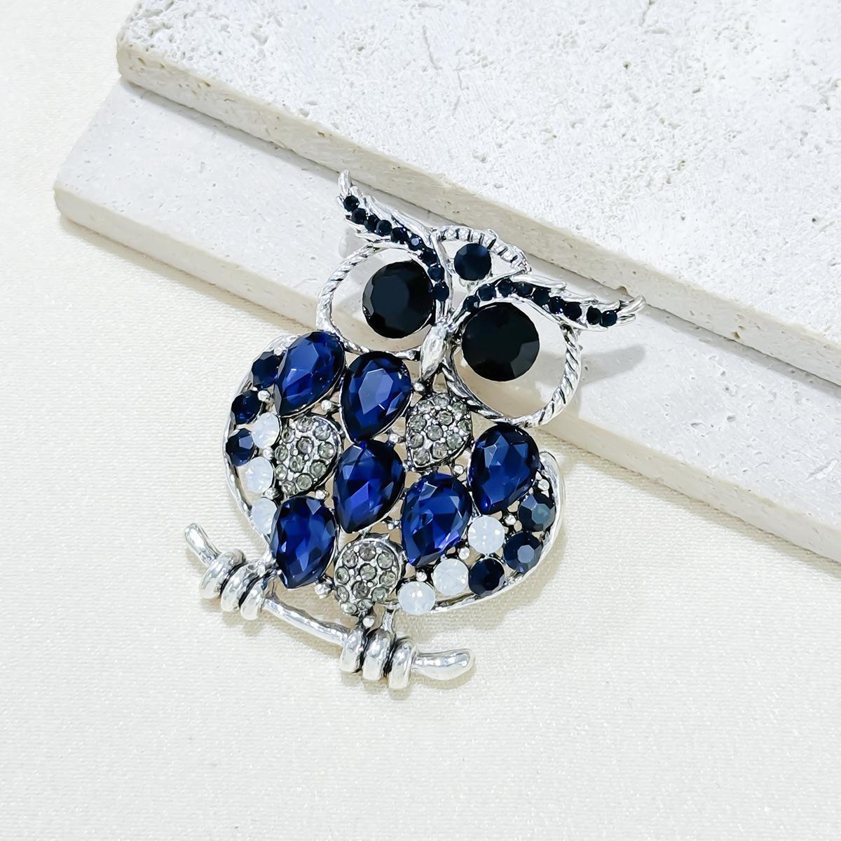 

Новая изысканная ретро-брошь в виде совы из сплава со стразами, высококачественная универсальная женская одежда, ювелирное украшение-булавка для корсажа