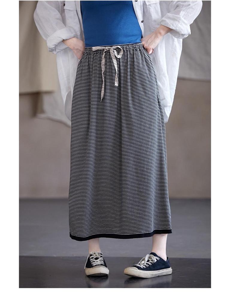 Artistic Retro Black Knit Midi Skirt with Soft Elastic Waist