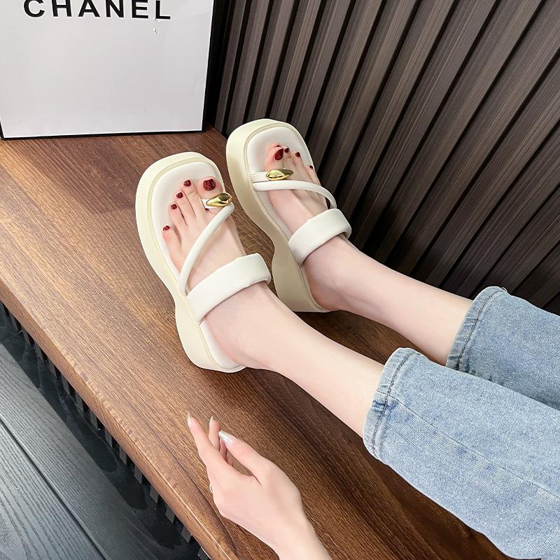 thick-soled heightening set of toe sandals for women's beach vacation style summer new slippers for women to wear muffin waterproof table slippers