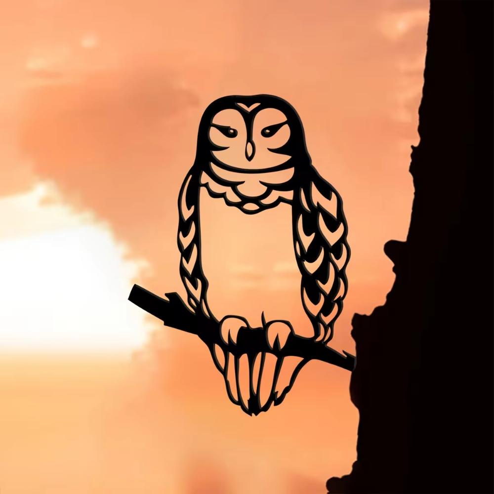 Stylish 1pc Metal Owl Yard Art - Rustic Home & Garden Decor. An Elegant Piece for Backyard and Patio, Enhancing Outdoor Beauty.