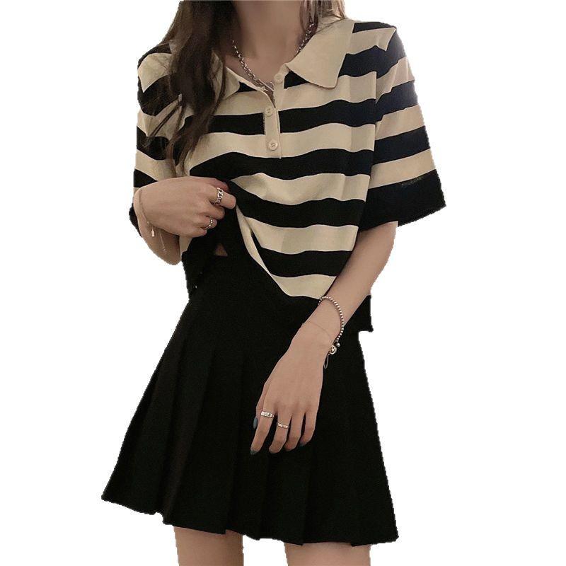 Tricou de vară cu guler polo în dungi pentru femei - Stil trendy japonez și coreean cu mânecă scurtă și croială largă.