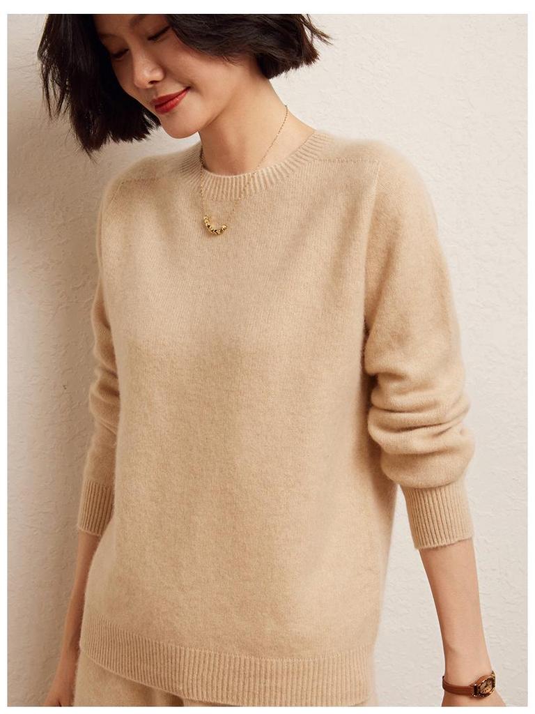 Versatile Cashmere Sweater: Women's Long Sleeve, Round Neck, Comfortable, Loose Fit, Solid Color, Lazy Knit for Autumn and Winter.