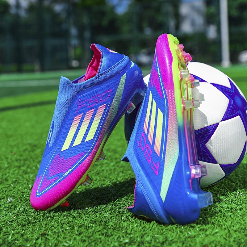 New Luo football shoes, boys and girls, girls, broken nails and spikes, competition training football shoes