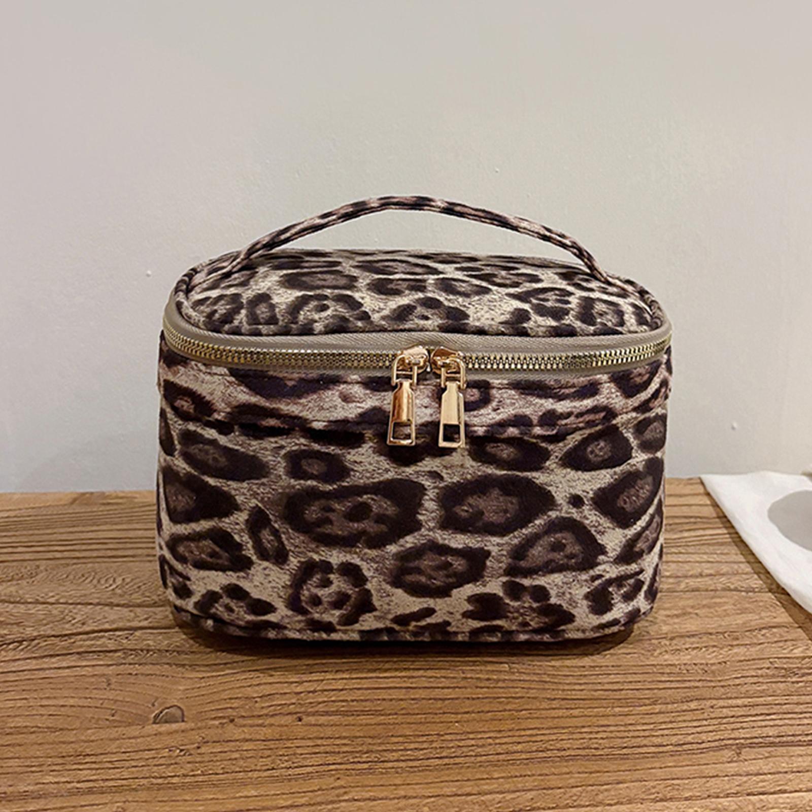

Leopard Faux Suede Makeup Pockets Large Capacity Vintage Cosmetics Case Women Handheld Storage Box Bath Travel Toiletry Bag белый