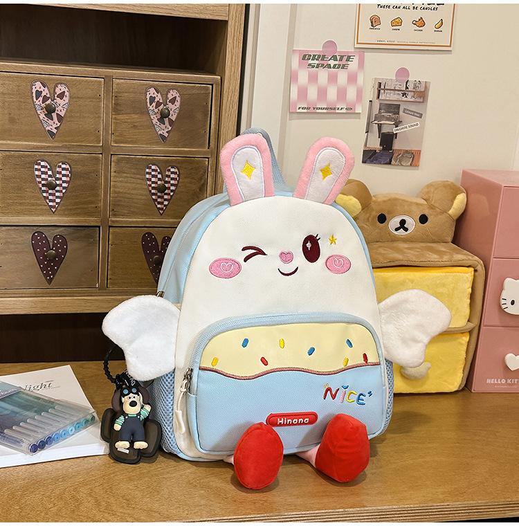 Schoolbag sweet fun playful soft cute cartoon schoolbag sweet girl heart cute kindergarten baby spring outing research small backpack