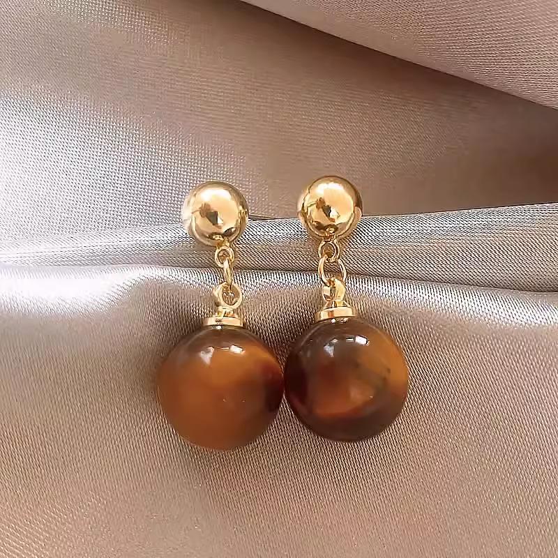 Maillard Retro Coffee Earrings Vintage Hong Kong Luxury Studs Chic Versatile Accessories for Women