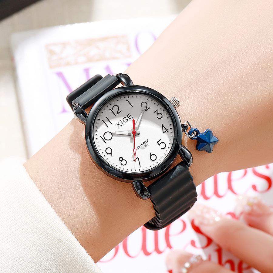 Simple Black White Women Quartz Watches Minimalist Design Silicone Strap Bracelet Wristwatch Women's Fashion Dress Watch Gifts