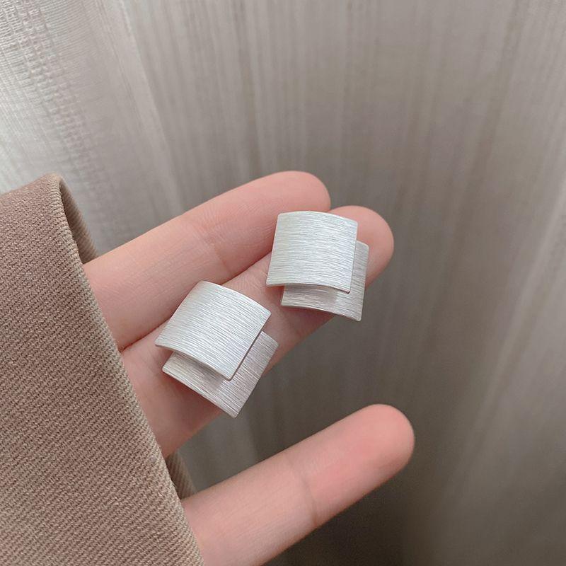 

Retro Simple Temperamental All-Match Geometric Asymmetrical Metal Brushed Ear Studs Special-Interest Design Fancy Earrings Ear Studs Silver
