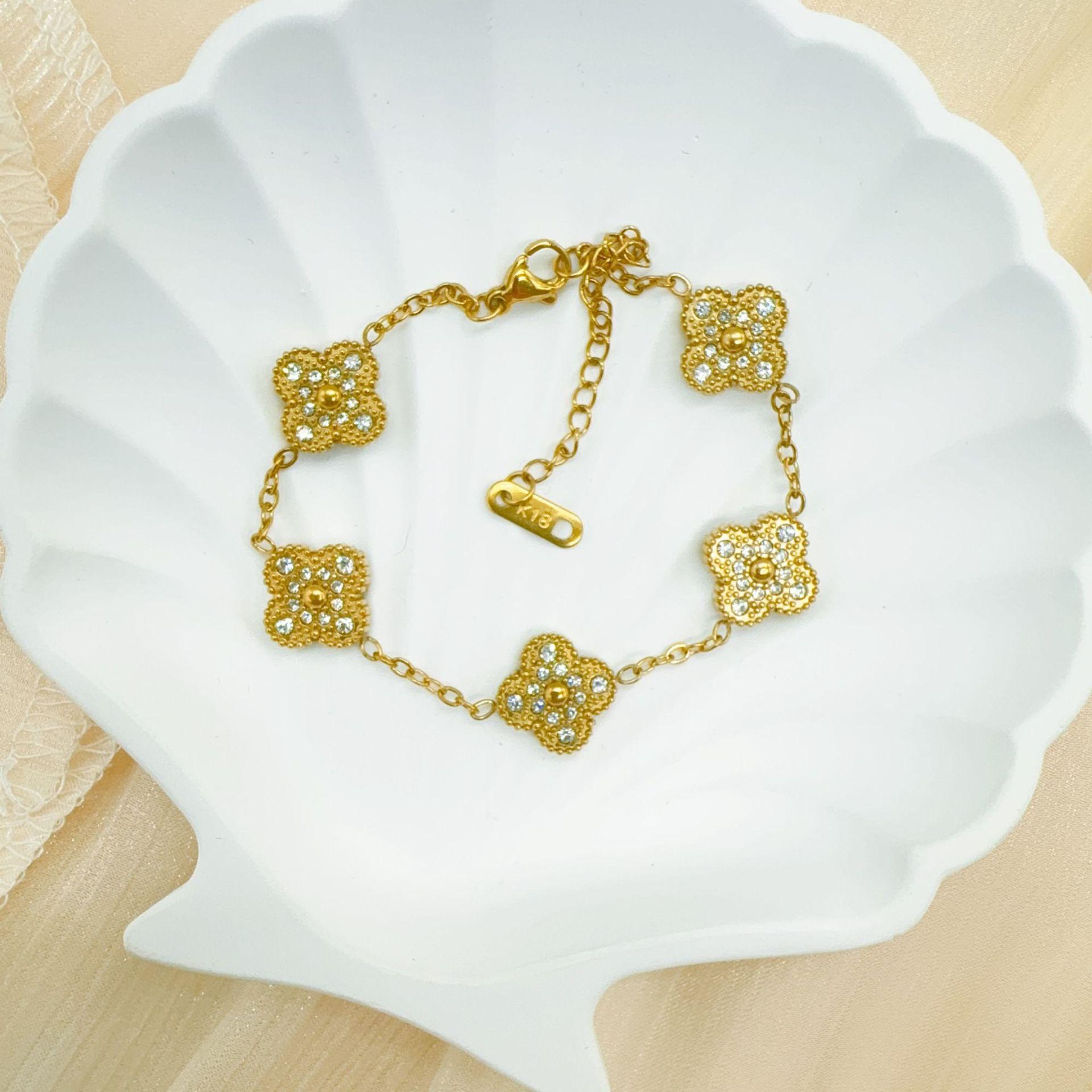 

18K Light Luxury Four-Leaf Clover Bracelet Women Senior Sense Of Not Losing Color High Quality Bracelet