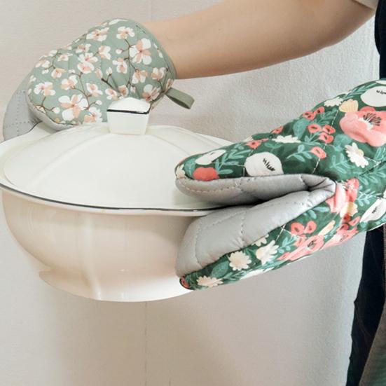 1Pc Insulated Glove Hanging Ring High Temperature Resistance Heart-shaped Hand Clip Insulation Pad for Bakery Shop