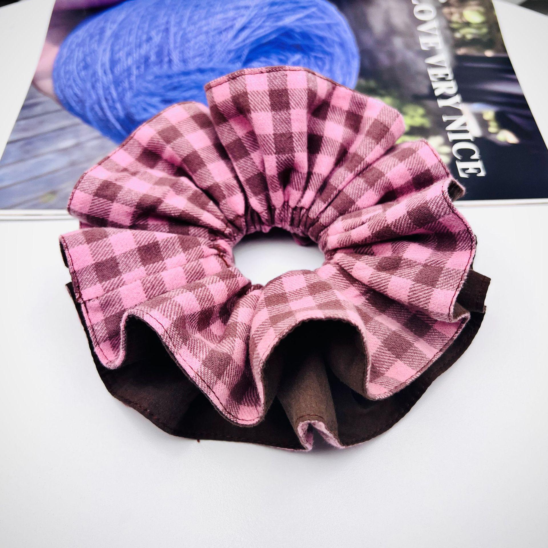 

Милая корейская клетчатая резинка-скранчи с оборками: Универсальная резинка для волос