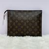 [Pre-Owned] Toiletry Pouch 26 Classic Monogram Canvas And Leather Wash Bag - Very Good #1PNW11T