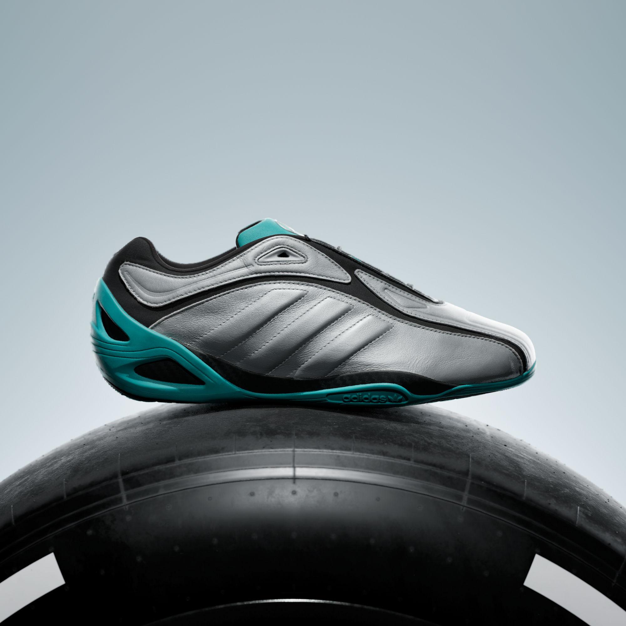 adidas Adiracer GT Команда Формулы-1 Mercedes AMG Petronas Черный Серебристый Металлик 40