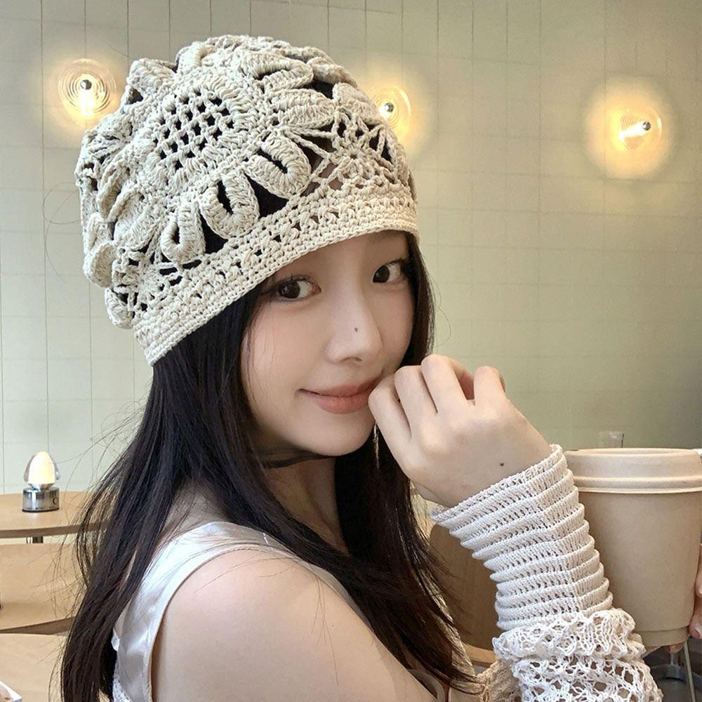 

Flowers Beret Cap Lace Skullies Hat Breathable Knitted Hat for Women чорний