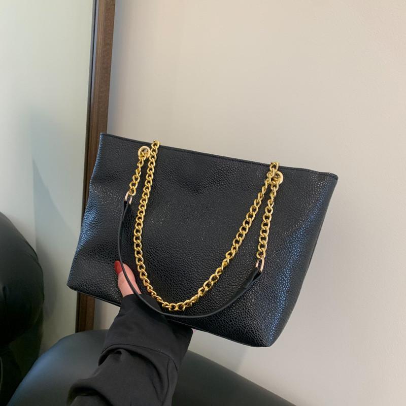 Stylish Large Tote Bag For Women With Chic Shoulder Strap Ideal For Casual Commuting