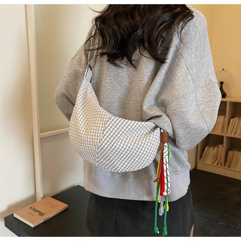 Korean version of simple nylon shoulder bag new foreign style plaid dumpling bag versatile casual light messenger bag women