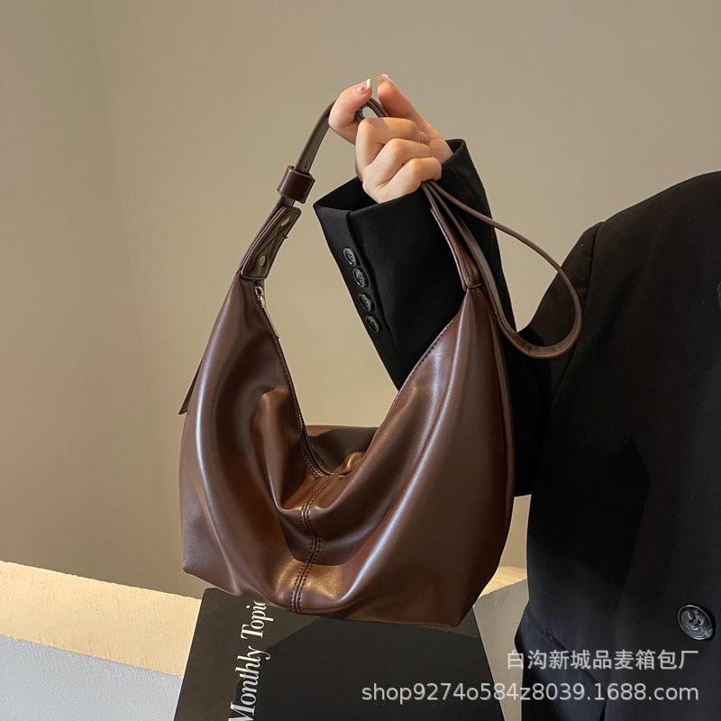 

Dumpling bag large capacity bag 2025 autumn and winter new solid color trend fashion shoulder bag simple oblique span bag commuting