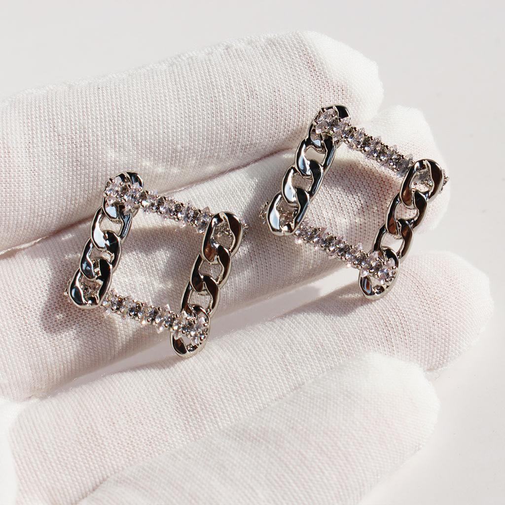 Shining Zircon Splicing Metal Chain Stud Earrings Cold Wind Hollow Geometric Rhombus Earrings Silver Needle 118
