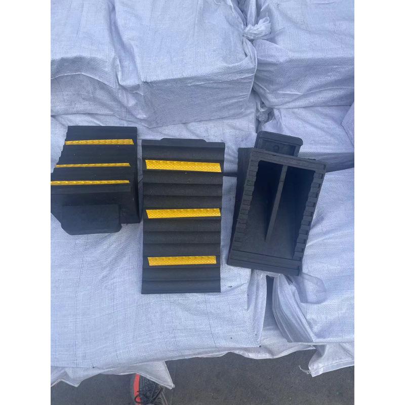 Portable Anti-Slip Rubber Wheel Chocks | Car & Truck Triangle Ramp Stoppers