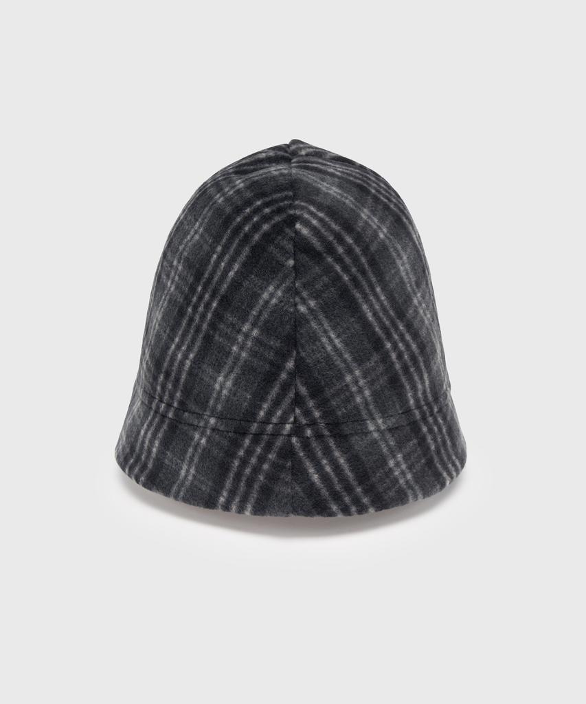 Yunse Hatch Embroidered Beanie (Charcoal Check)