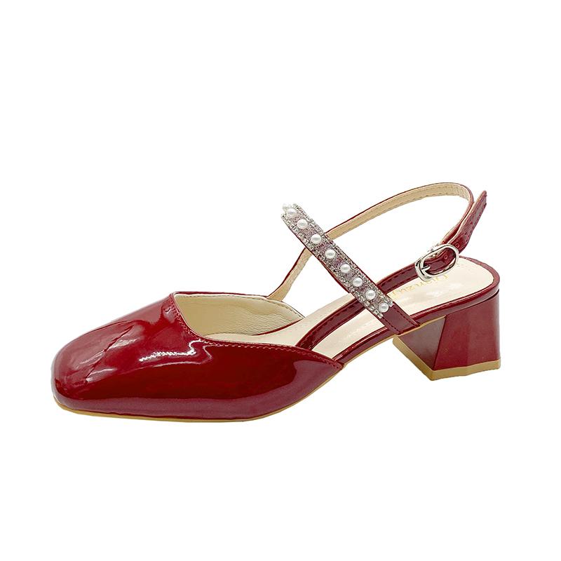 Fashion Pearls String Bead Sparkling One Word Buckle Leather Summer New Women Sandals Retro Elegant Pumps Doll Shoes Fashion All-match