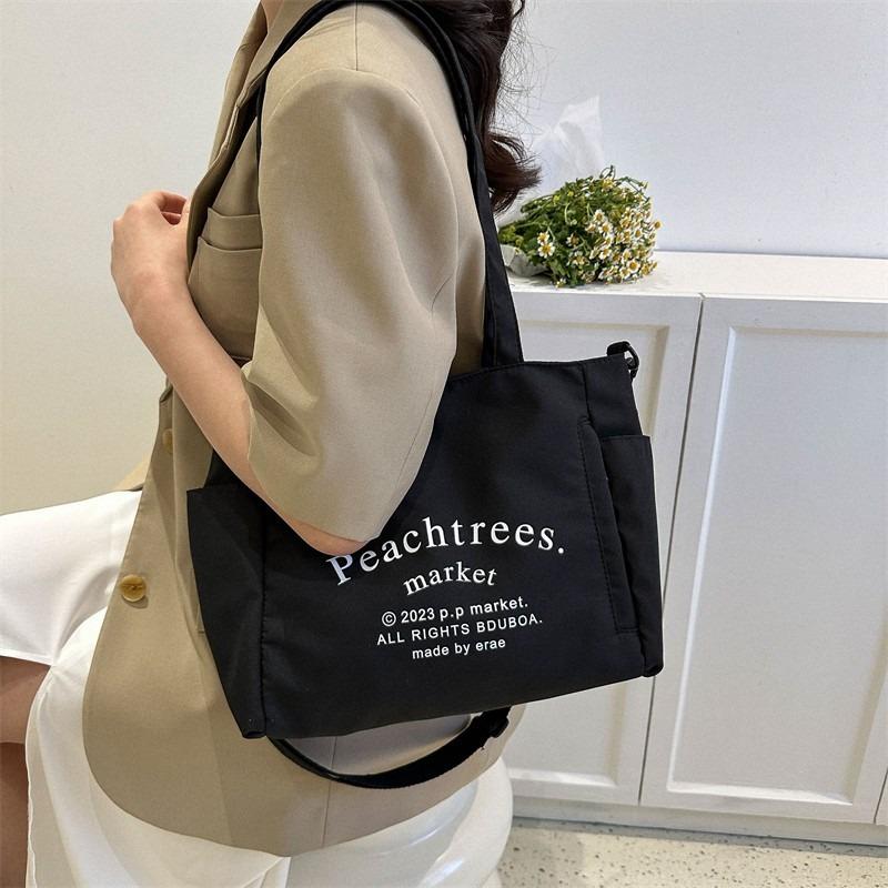 Shoulder bag, simple and fashionable printed tote bag, large capacity, daily commuting versatile underarm bag