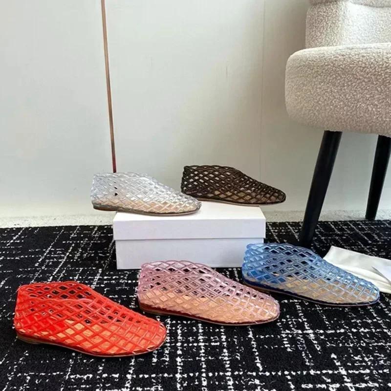 Fashion New Summer Hollow Sandals Women Clear PVC Holiday Beach Shoes for Woman Brand Designer Weaved Jelly Shoes Low Heel Flats Loafers