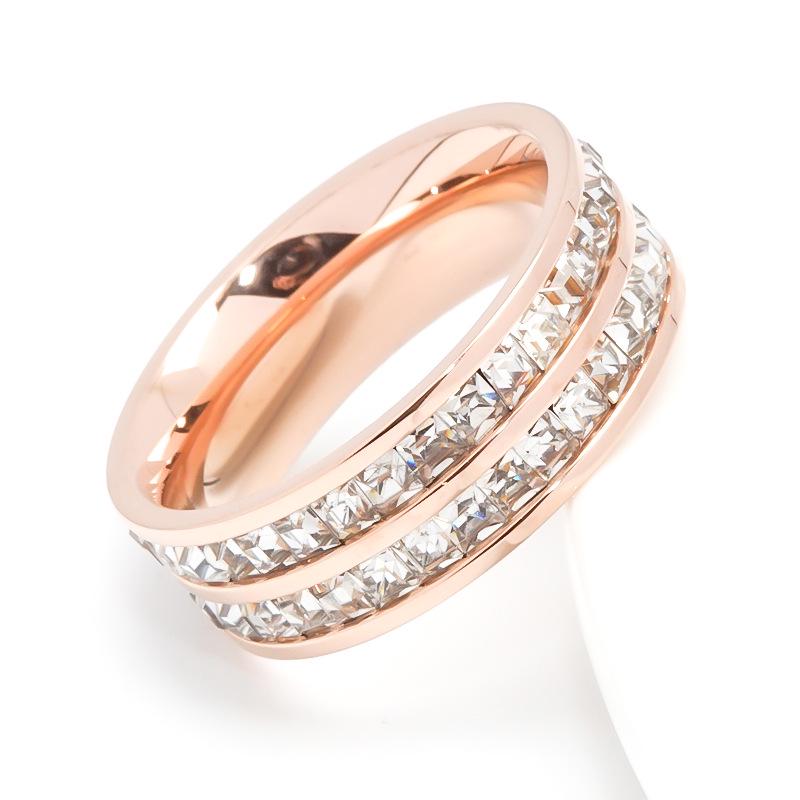 Inel Simplu Stil Coreean din Oțel Titan cu Model Floral cu Diamante pentru Femei - Inel de Cuplu la Modă