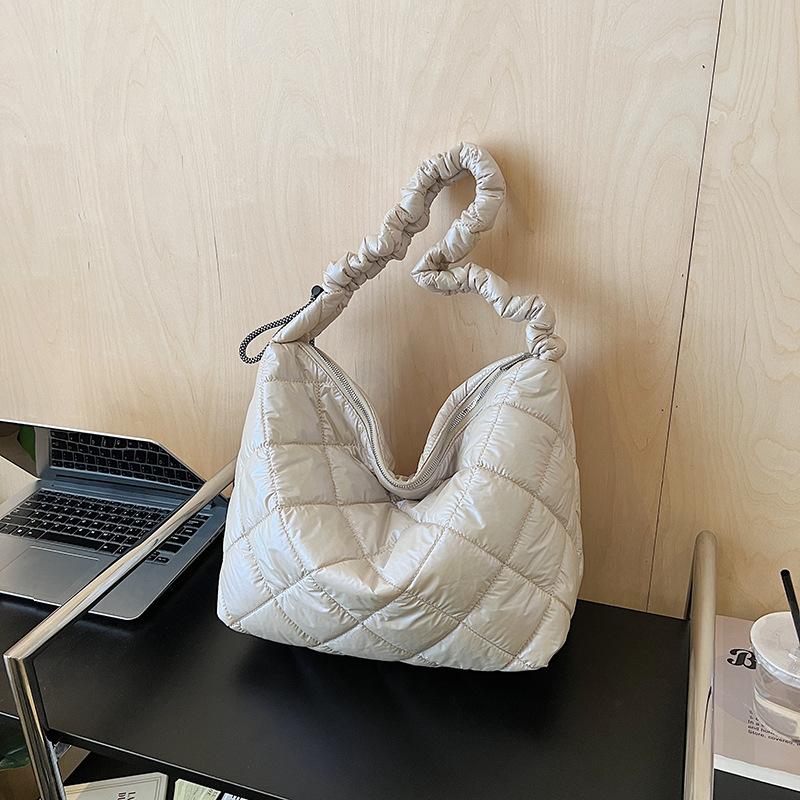 Winter New Fashion Large Capacity Casual Versatile Commuter Bag Lazy Style Cotton Bag Single Shoulder Crossbody Bag