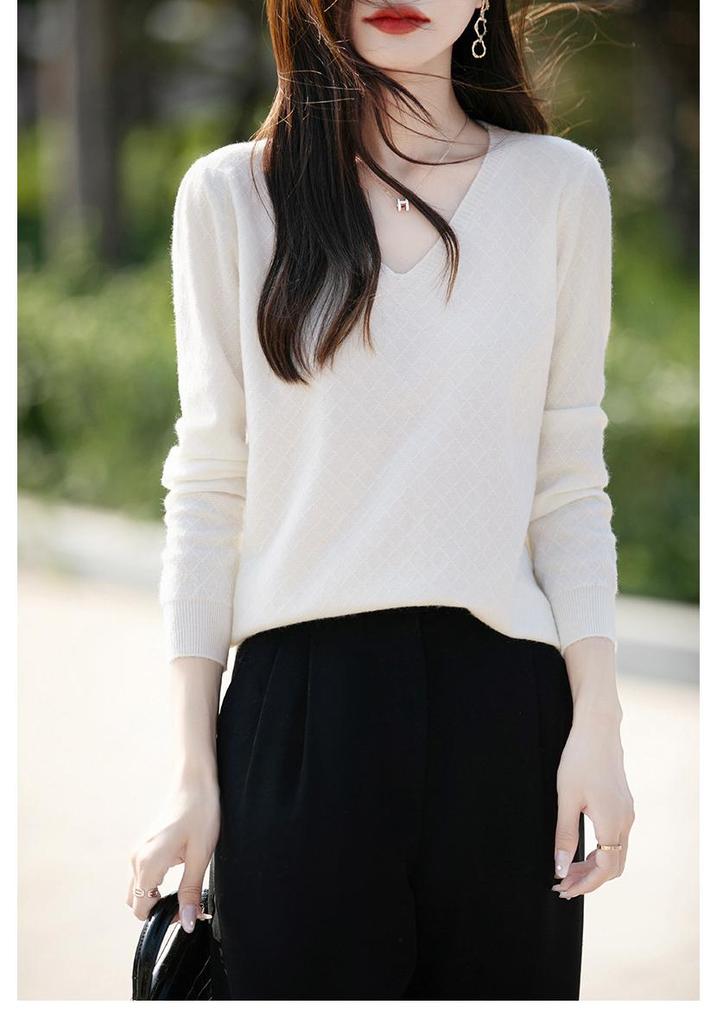 2024 Autumn Women's Diamond Knit V-Neck Velvet Sweater Long Sleeve Korean Style