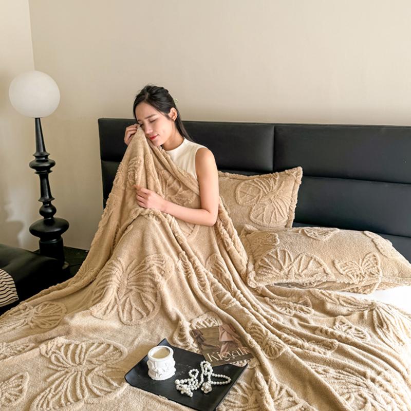 Coral Fleece Fabric Autumn Blanket with Exquisite 3D Butterflys Soft Comfortable Warm Winter Sofa Blankets Four Seasons Blanket