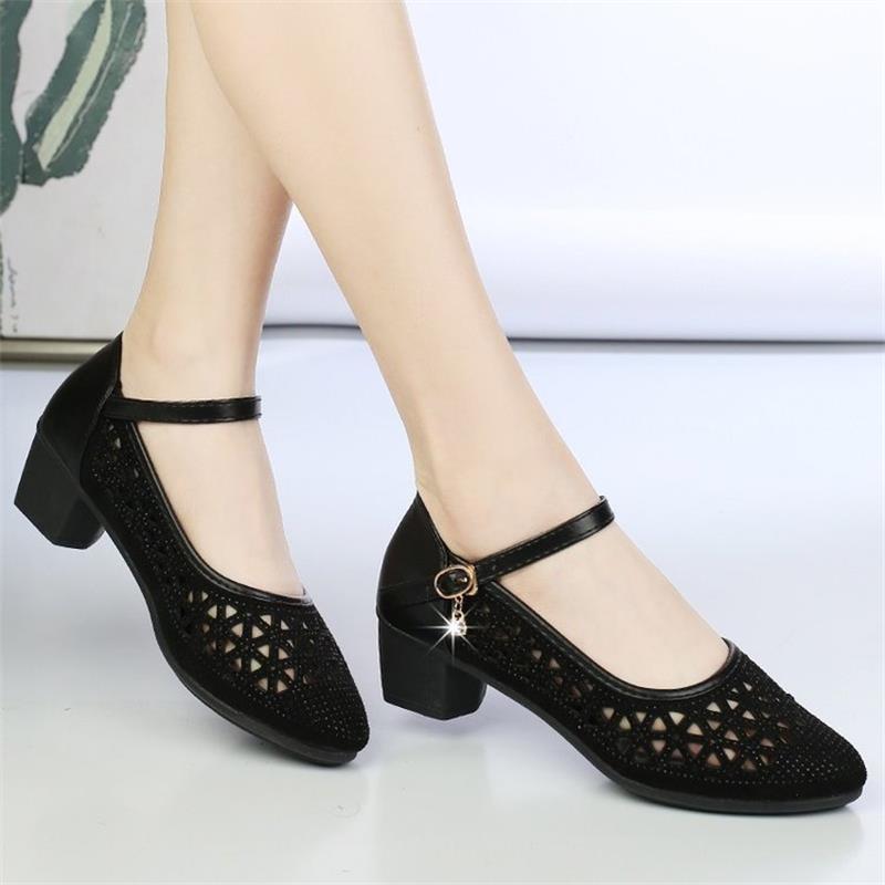 Mesh soft leather soft-soled sandals women's summer single shoes fashionable hollow breathable women's shoes medium heel mother dancing shoes