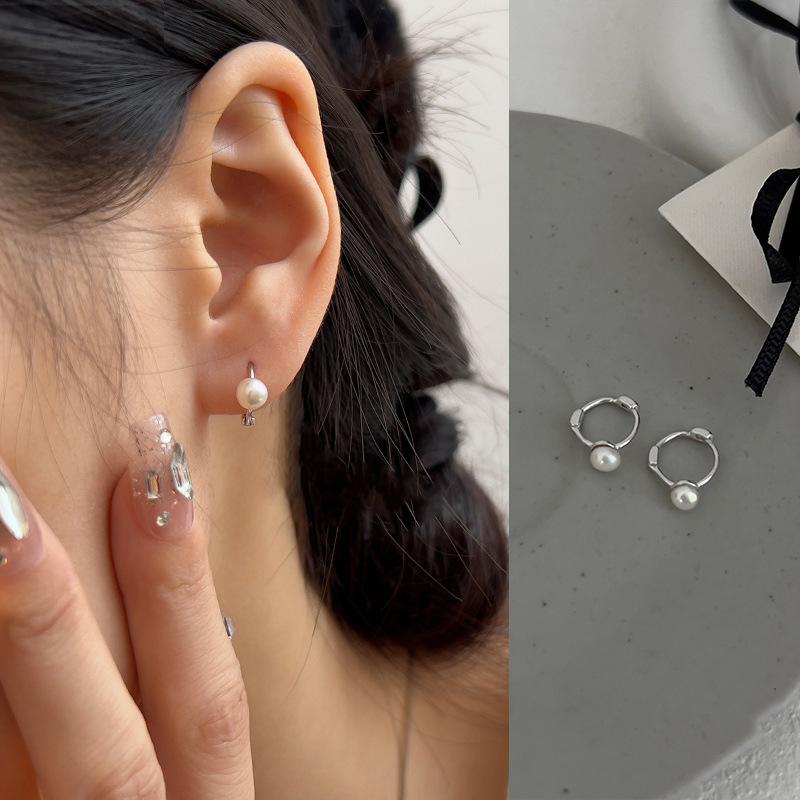 Simple Sweet Pearl Earrings Female Design Sense of Raising The Ear Holes Ear Bone Nail Temperament Ear Buckle Compact Earrings