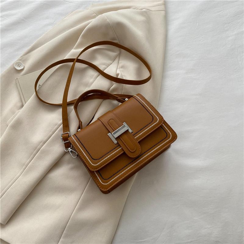 

Французский нишевый дизайн портативная маленькая сумка женская 2025 новая модная высококачественная текстура ретро на плечо мессенджер маленькая квадратная сумка коричневый