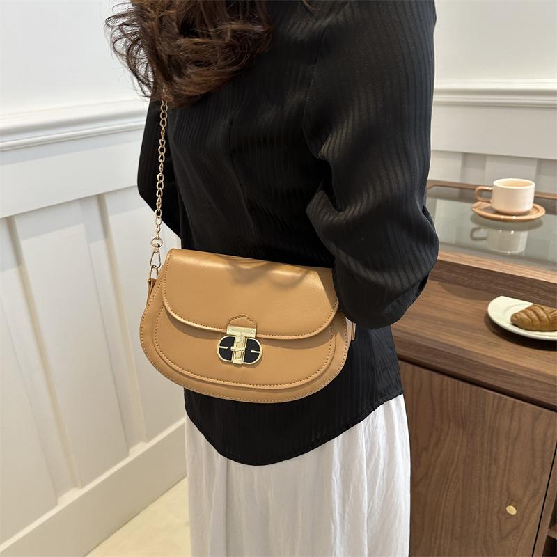 Pu Small Square Bag Fashion Lock Shoulder Bag Niche Versatile Women'S Bag Simple Commuter Messenger Bag
