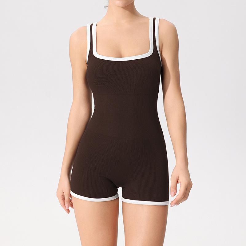 

Женский ударопрочный комплект для йоги и фитнеса: жилет и шорты с нагрудными вкладышами S коричневый