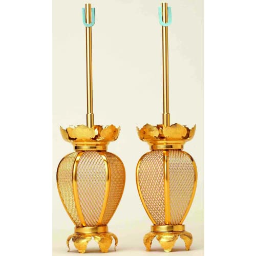 

Pair of small, Natsume-style hanging lanterns, featuring the Ingen style. Includes electrical cord and eyelets. From Isemura, a Kyoto Buddhist altar m