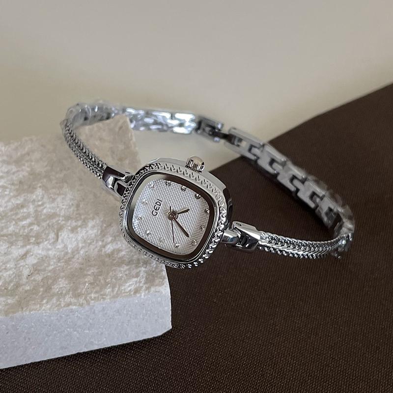 Luxury Brand Premium Bracelet Watch for Women Compact and Exquisite Water-Resistant Slim Strap Quartz Movement Versatile Styling