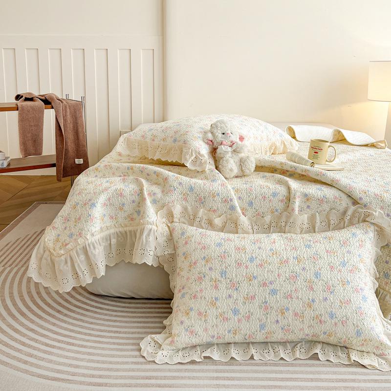 Korean Style Thickened All-Cotton Lace Bedspread Set (1.8m)