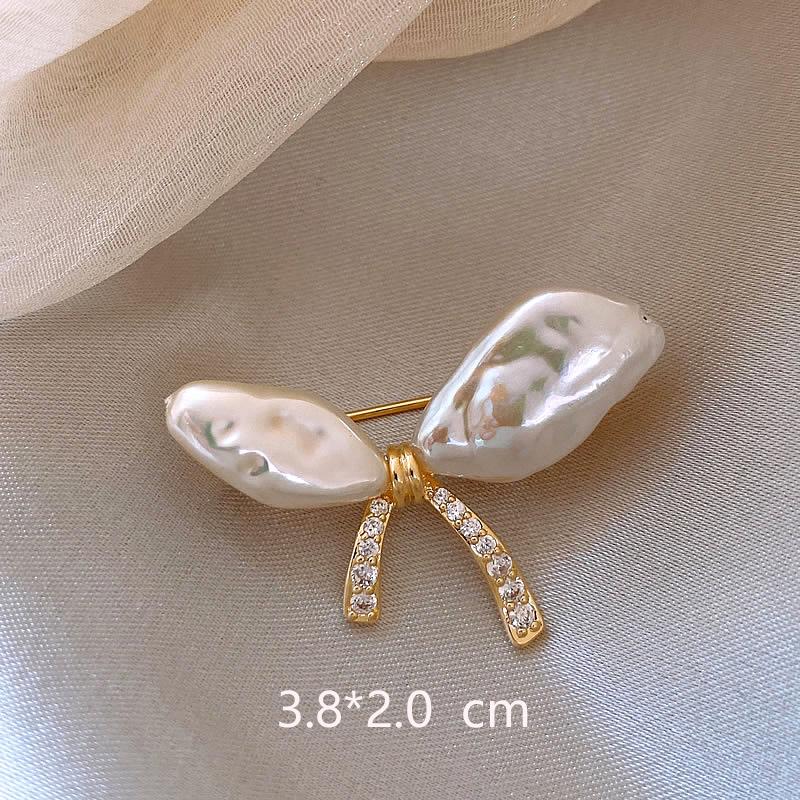 2024 Women's High-Grade Anti-Exposure Brooch: Stylish, Niche Design Clothes Pin.
