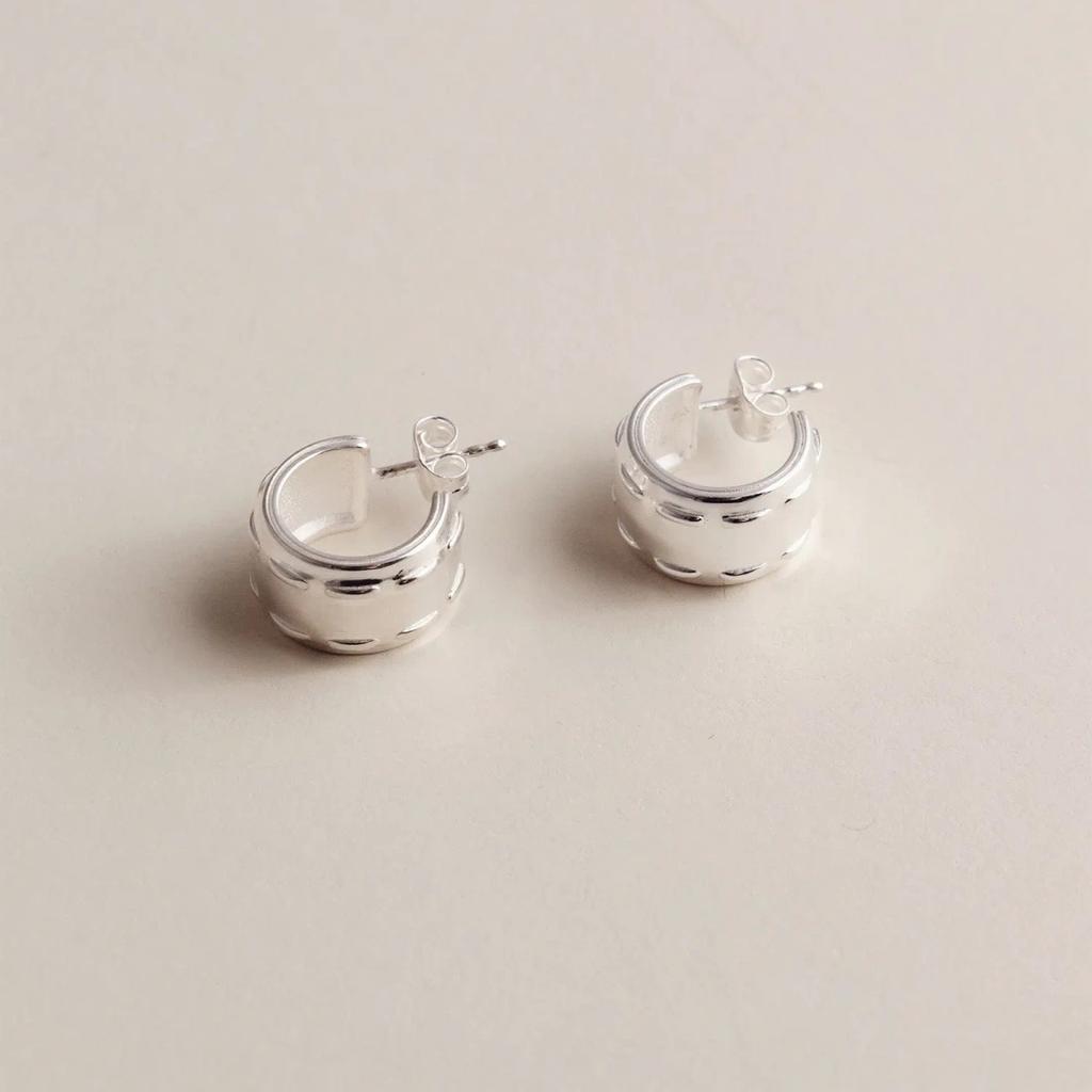 Silver Texture Wide Version C Ring Stud Earrings Niche Light Luxury Fashion Cold Wind Copper Plated Platinum Earrings Women
