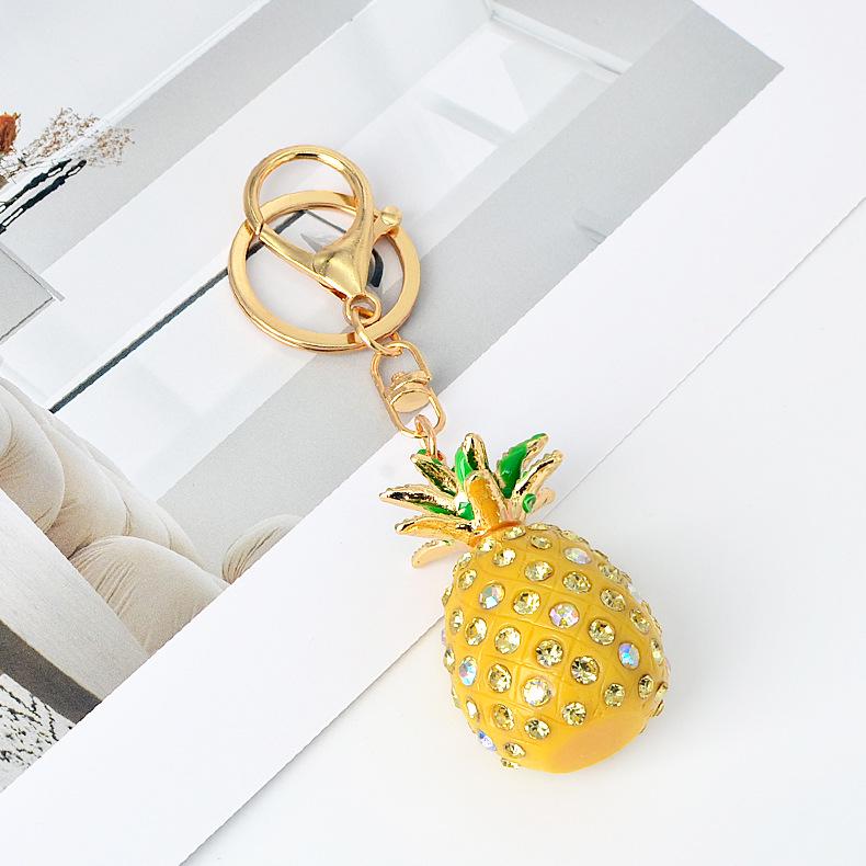 Mini-Ananas-Strassstein-Schlüsselanhänger: Handgefertigter koreanischer Anhänger für Damenhandtaschen
