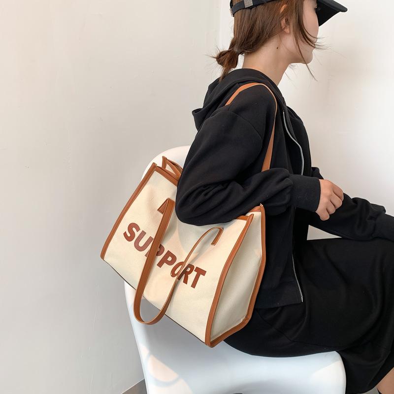 Женская сумка-тоут из холста с надписью — фото 4