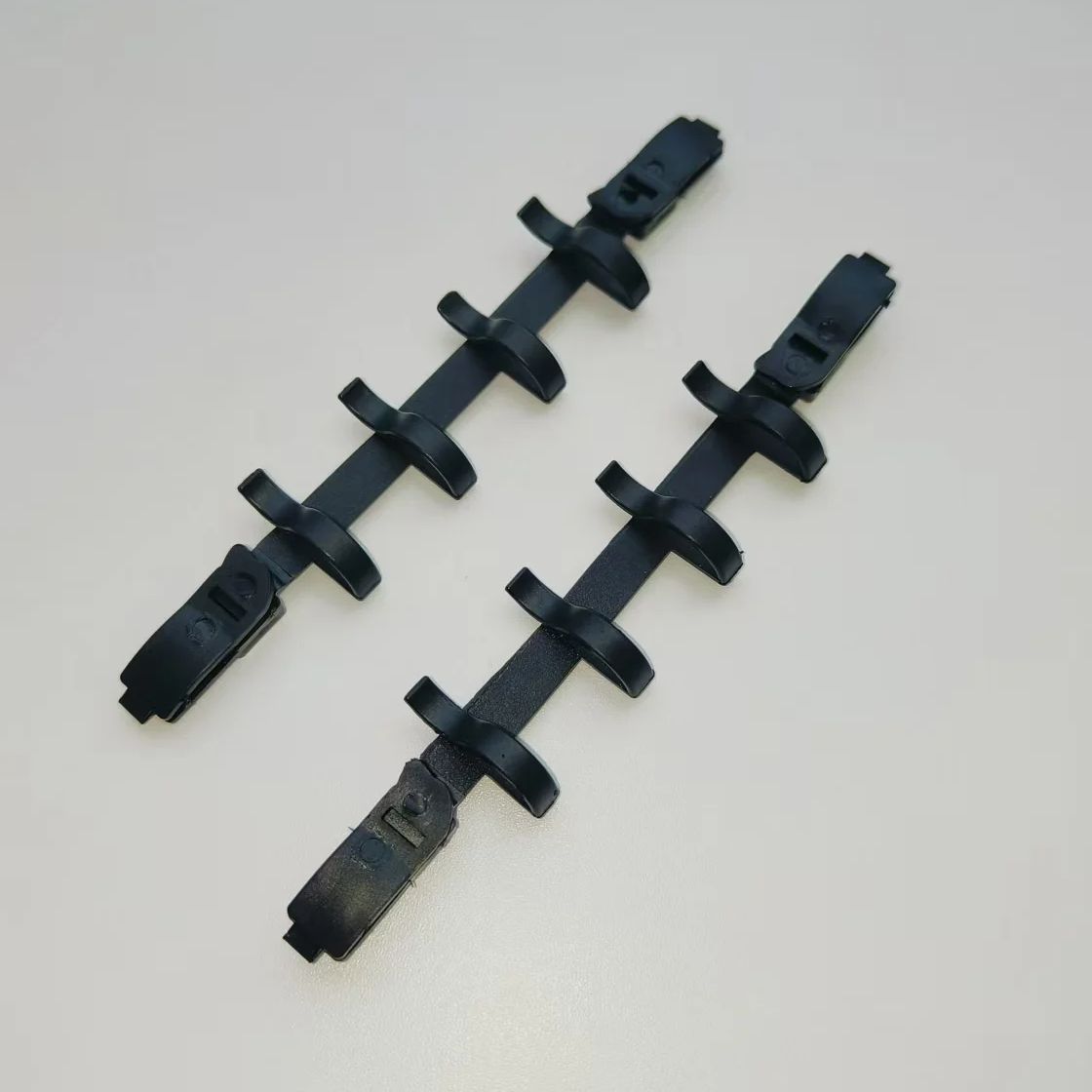 

Набор из 2 однотонных плетенок для волос «рыбий хвост», новые стильные инструменты для укладки волос для ленивых пользователей.