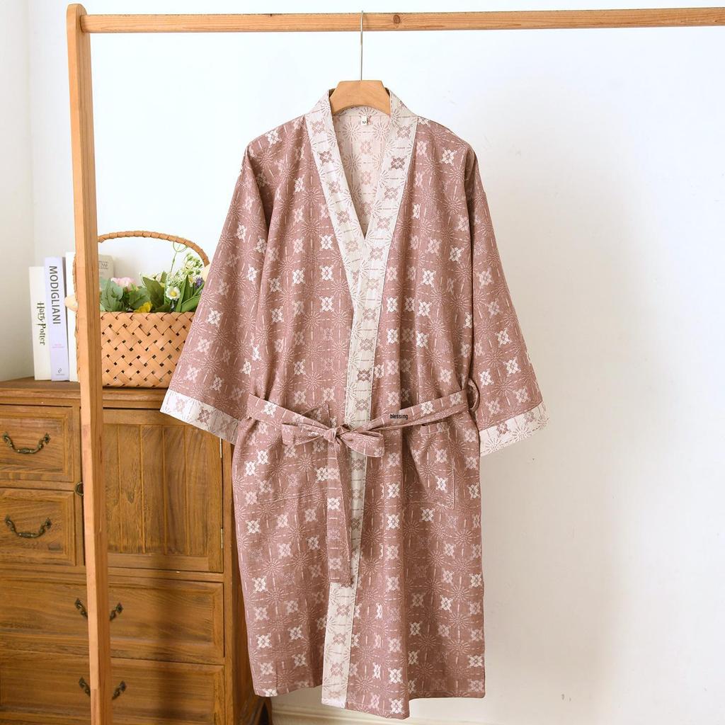 Women's Retro Jacquard Cotton Yukata: Lightweight Spring/Autumn Nightgown and Kimono-Style Pajamas.