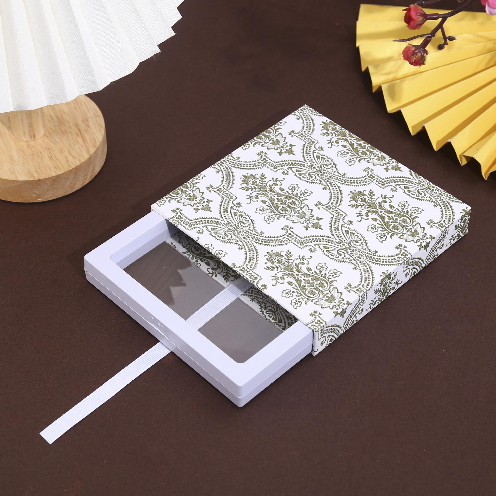 Retro Chinese Style Jewelry Box with Cool Pattern Design