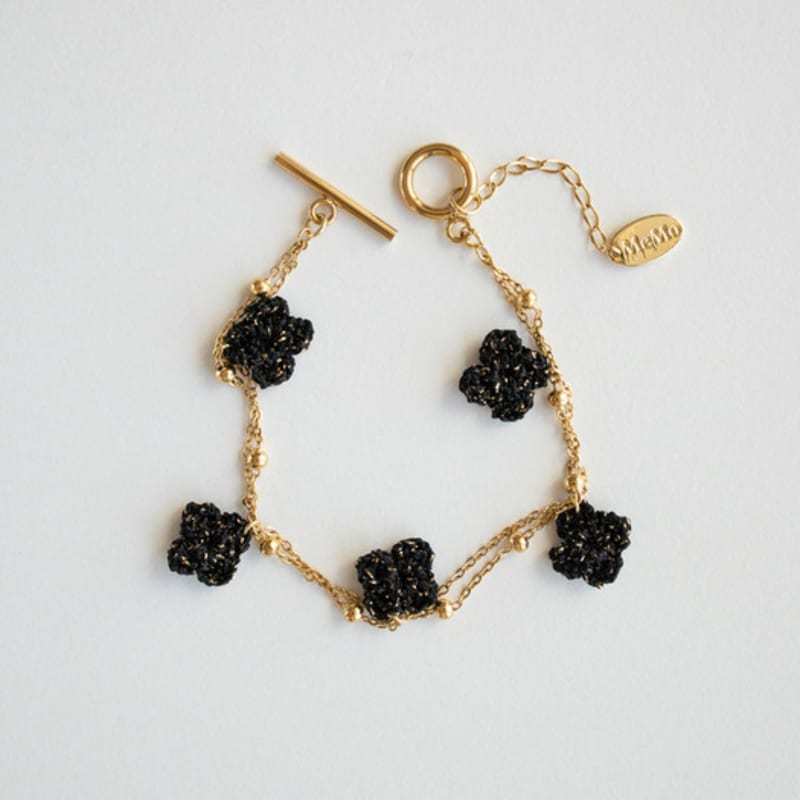 MERRYMOTIVE Knitted Black Clover with Surgical Bracelet