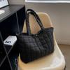 1 Pc Minimalist Quilted Puffy Tote Bag, Large Capacity Crossbody Bag, Trendy Padded Shoulder Bag For Women For Daily Commute