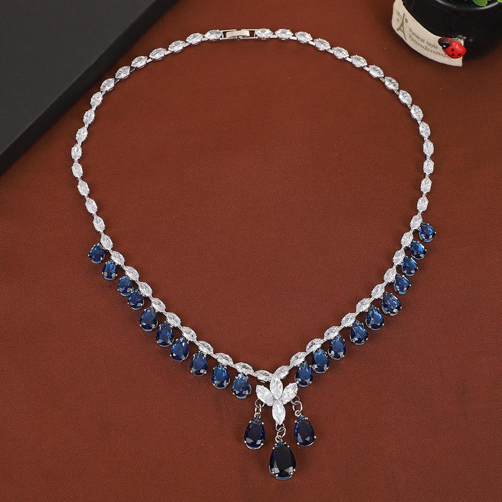 Wassertropfen Schwerindustrie Halskette Ohrringe Set Luxus Leichter Luxus Atmosphärisches Set Zirkon Schwerindustrie Set Klassisch